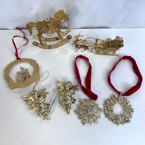 Gold Toned Christmas Ornament LOT of 7 Angels White House Sleigh Horse Wreaths - Picture 1 of 9